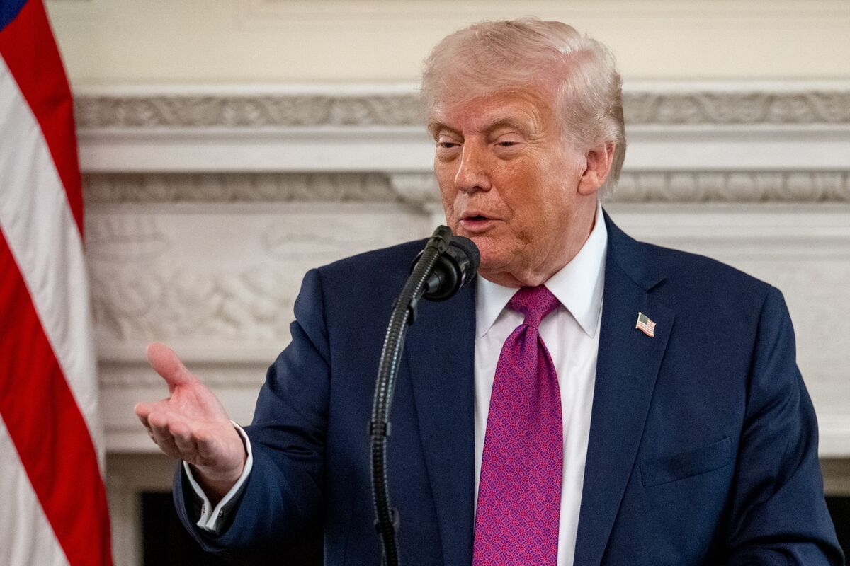 Trump Signs Executive Order to Expand Access to Retirement Plans