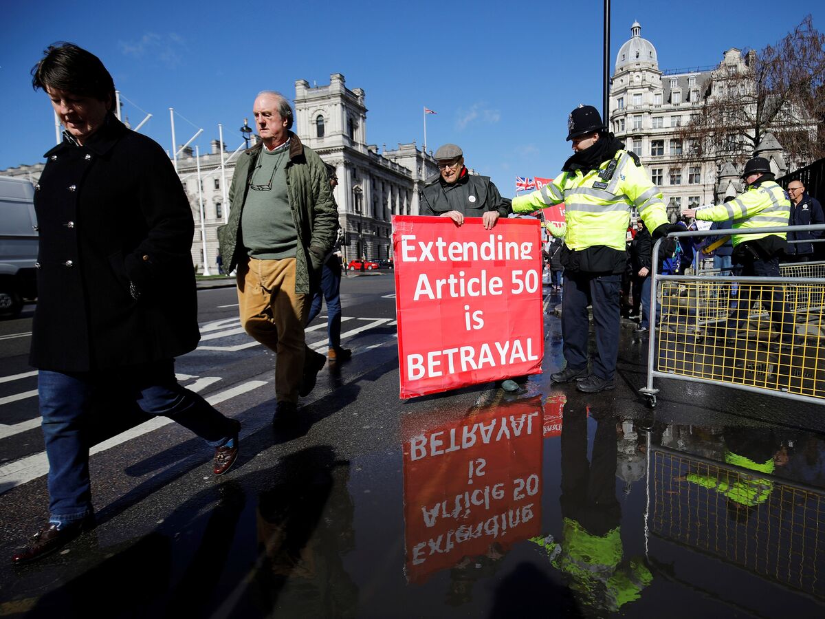 Scottish Appeal Judges Hold Off Sending Brexit Extension Letter - Bloomberg