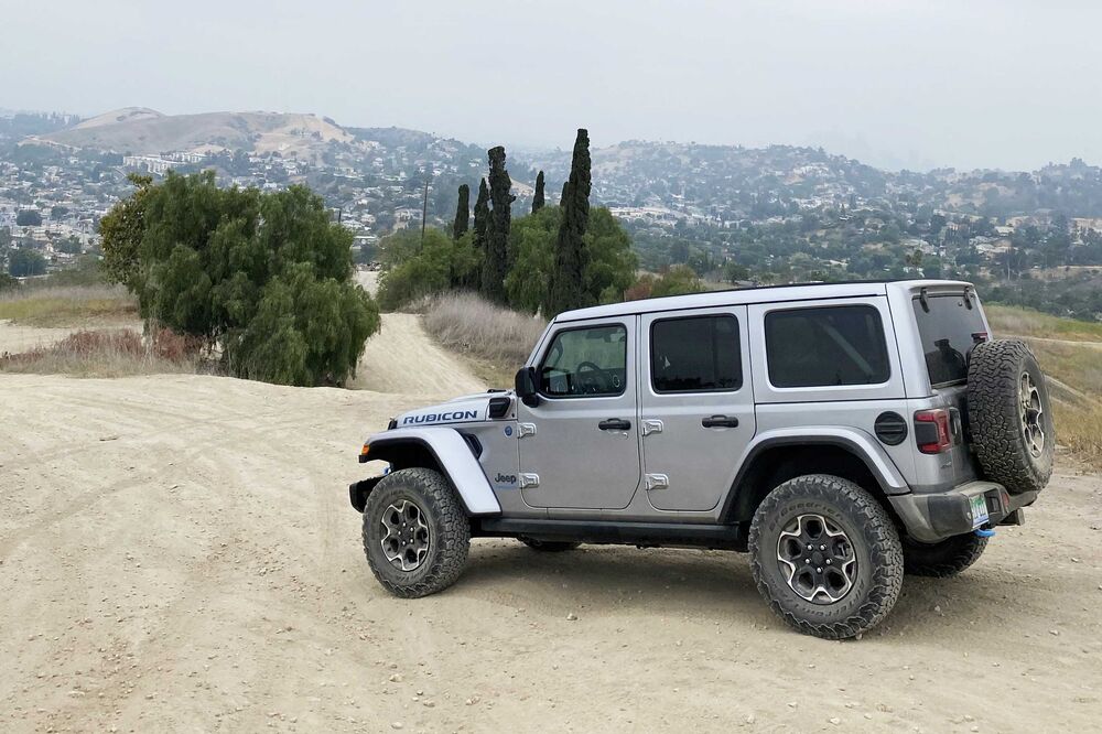 Wrangler 4xe Unlimited Rubicon Review Jeep S Hybrid Bridge To The Future Bloomberg