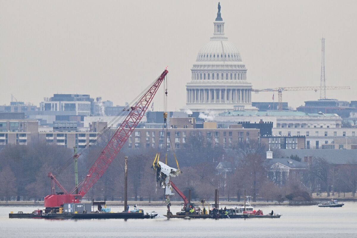 US Admits Liability in Helicopter-Jet Crash Over Potomac River