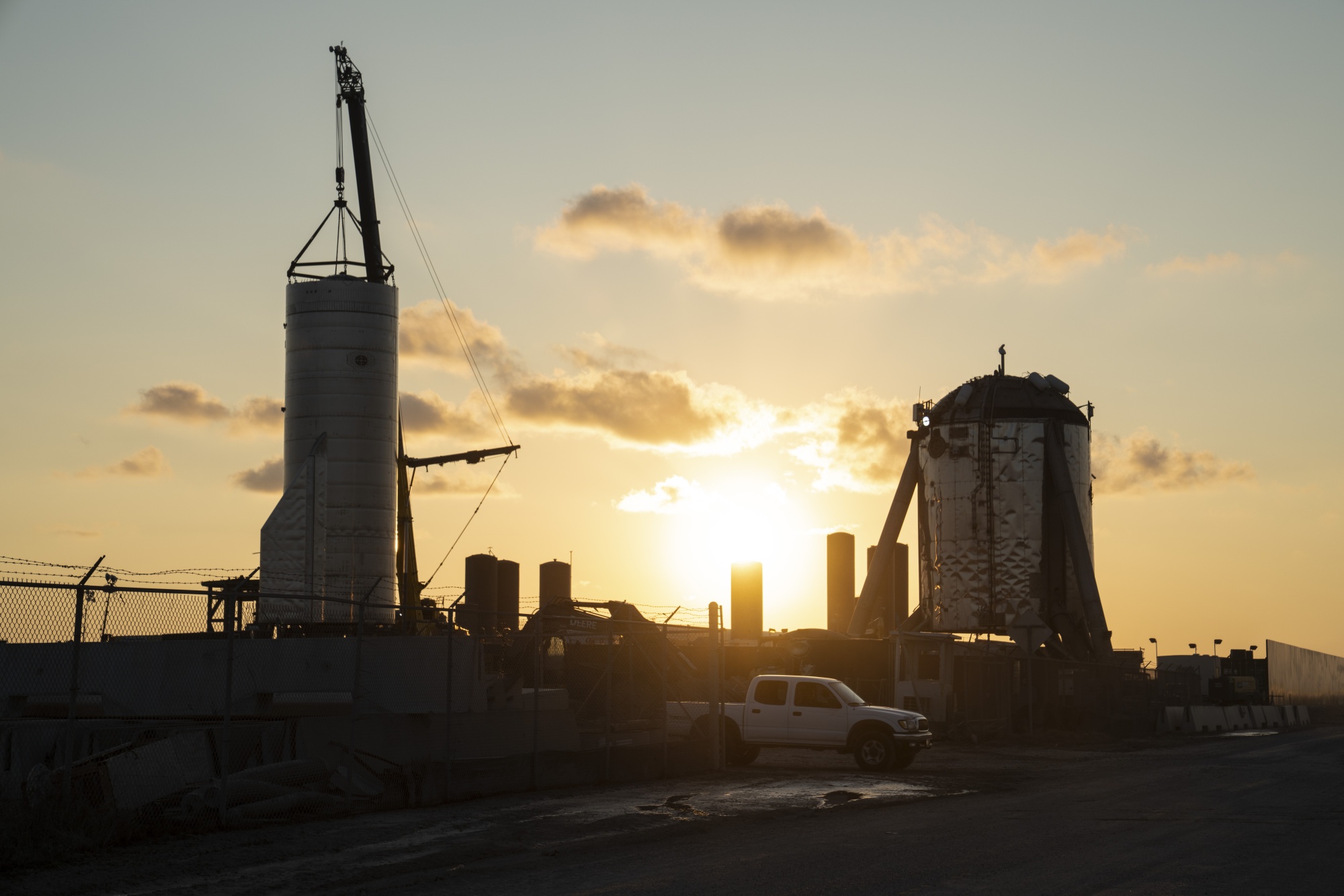 SpaceX Drive for Profit Led to Road Crash Death, Family Says - Bloomberg