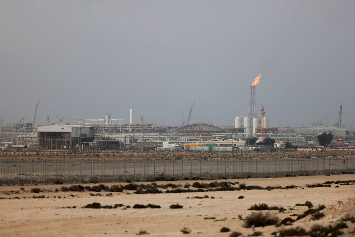 Global LNG Hunt Intensifies as Middle East War Cuts Supply - Bloomberg