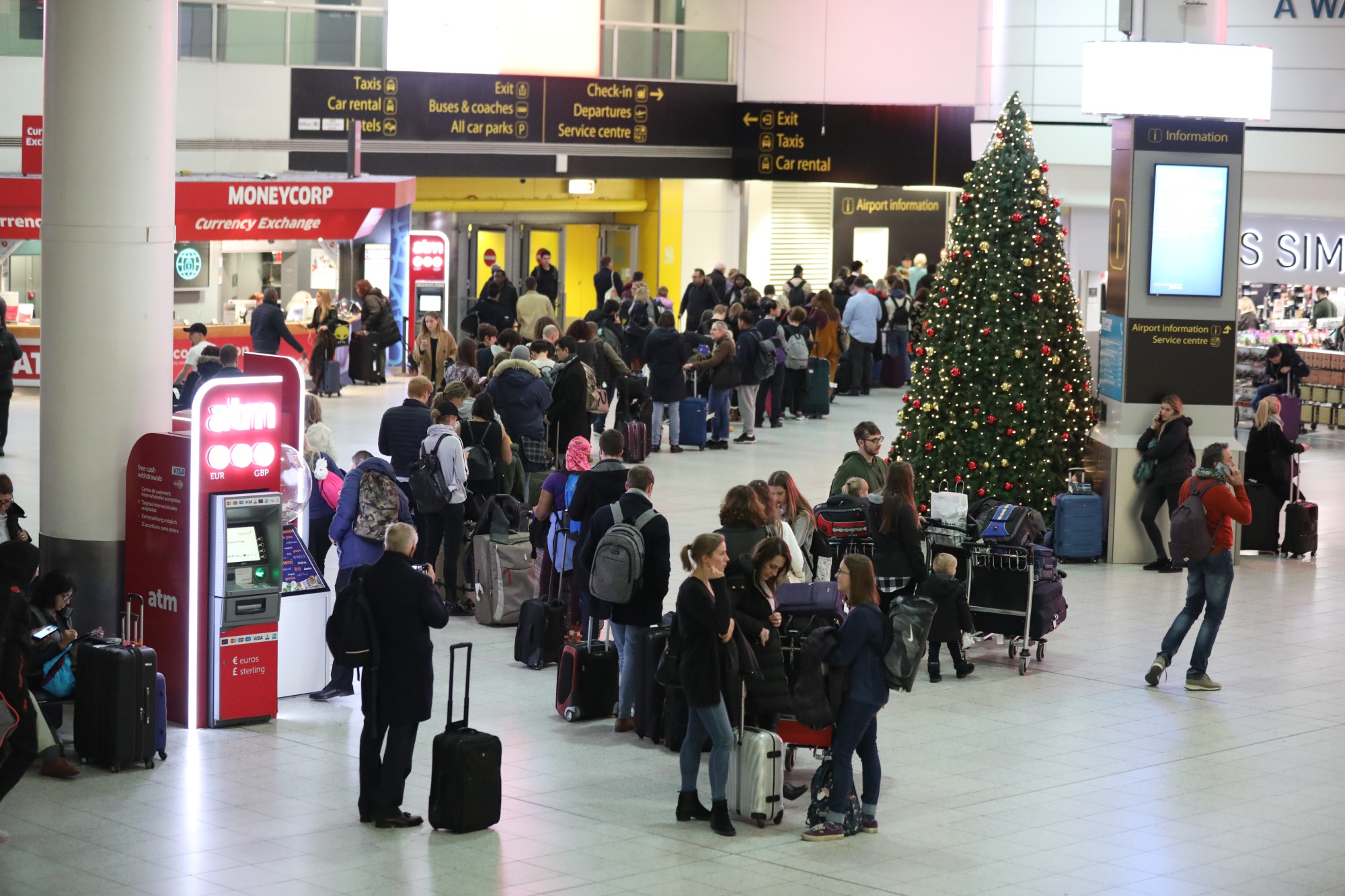 Two Arrested Over Gatwick Drones as EasyJet Resumes Flights - Bloomberg