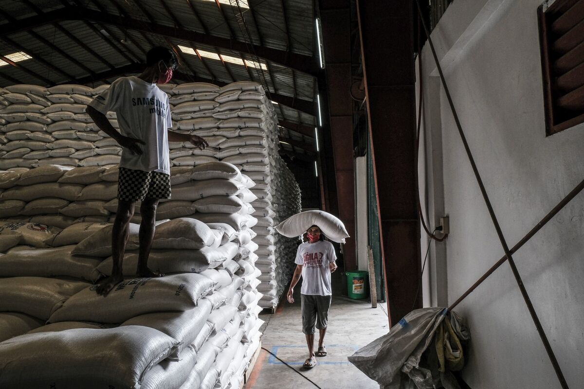 Philippines’ Marcos Approves Rice Price Ceilings Nationwide