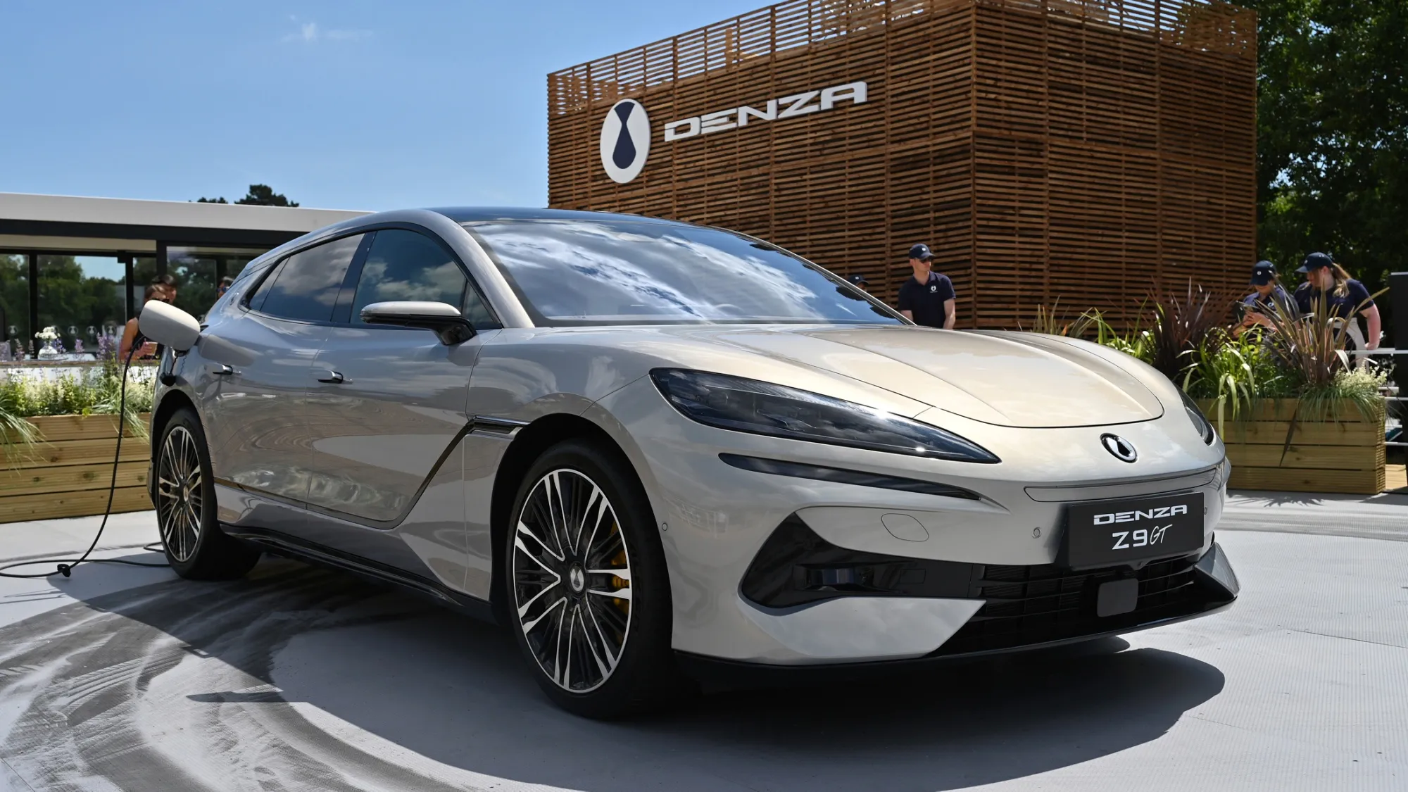 Denza’s flagship Z9GT.
