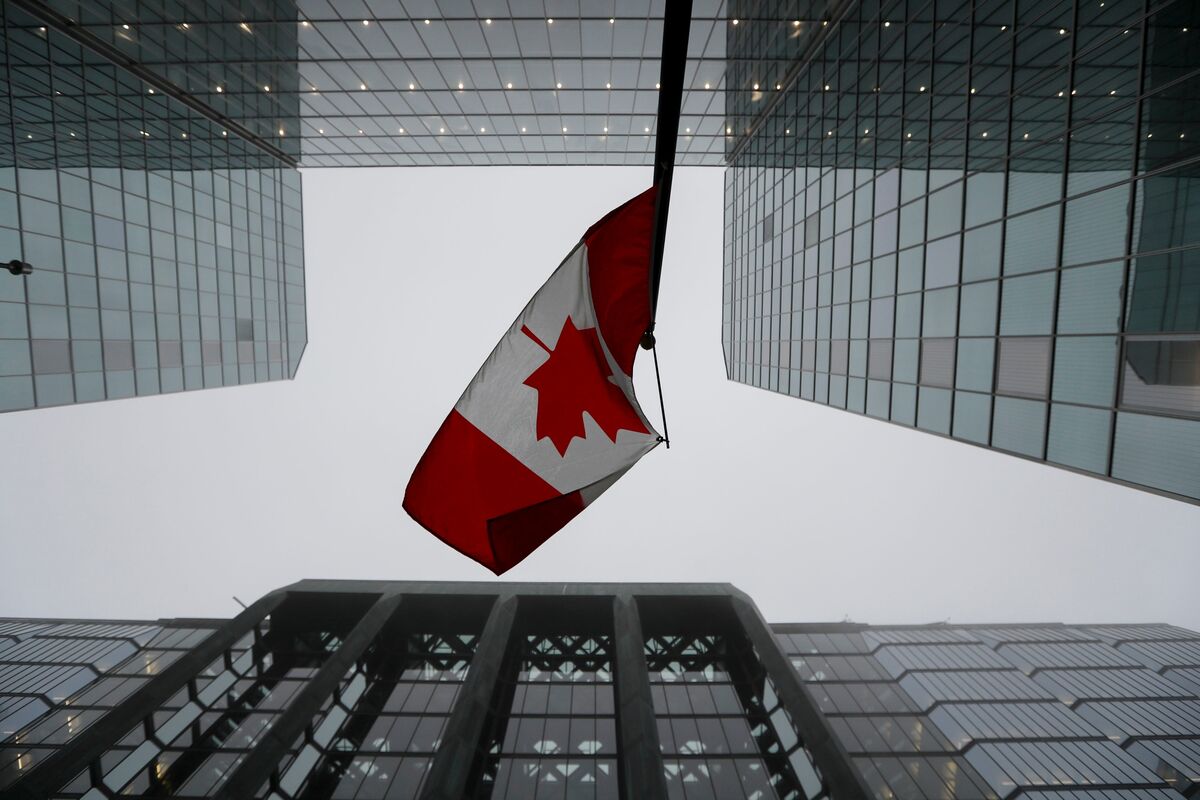 Canada Speeds Up Investment, Research Writeoffs for Businesses