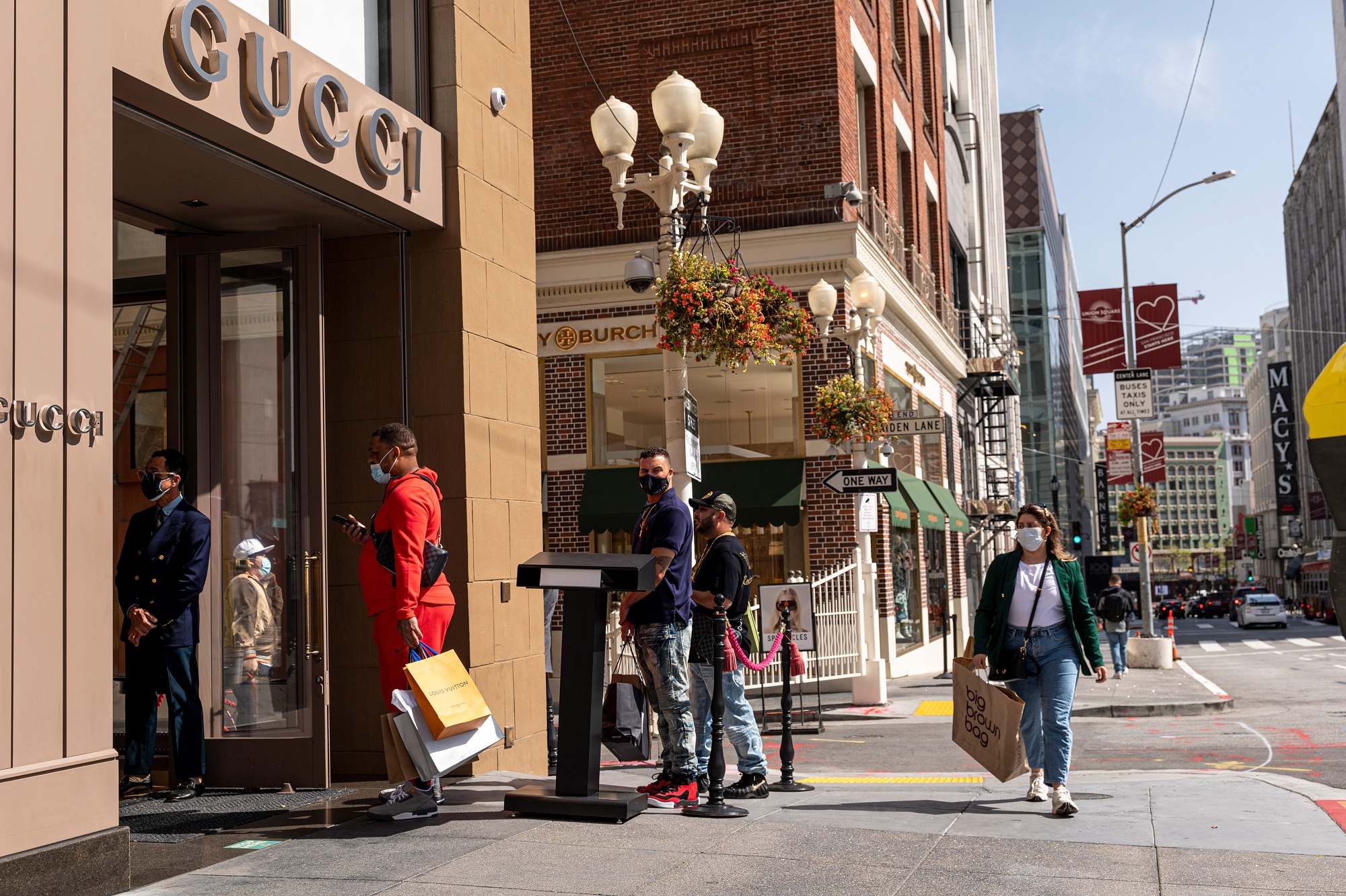 Offers One-Hour Booze Delivery in Seattle - Bloomberg