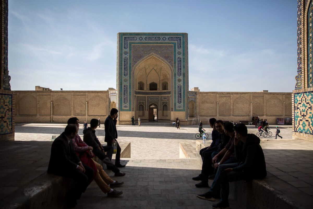 ⚫️ BLOOMBERG: "L'Uzbekistan punta sulla diversificazione del debito dopo il successo delle obbligazioni sostenibili"