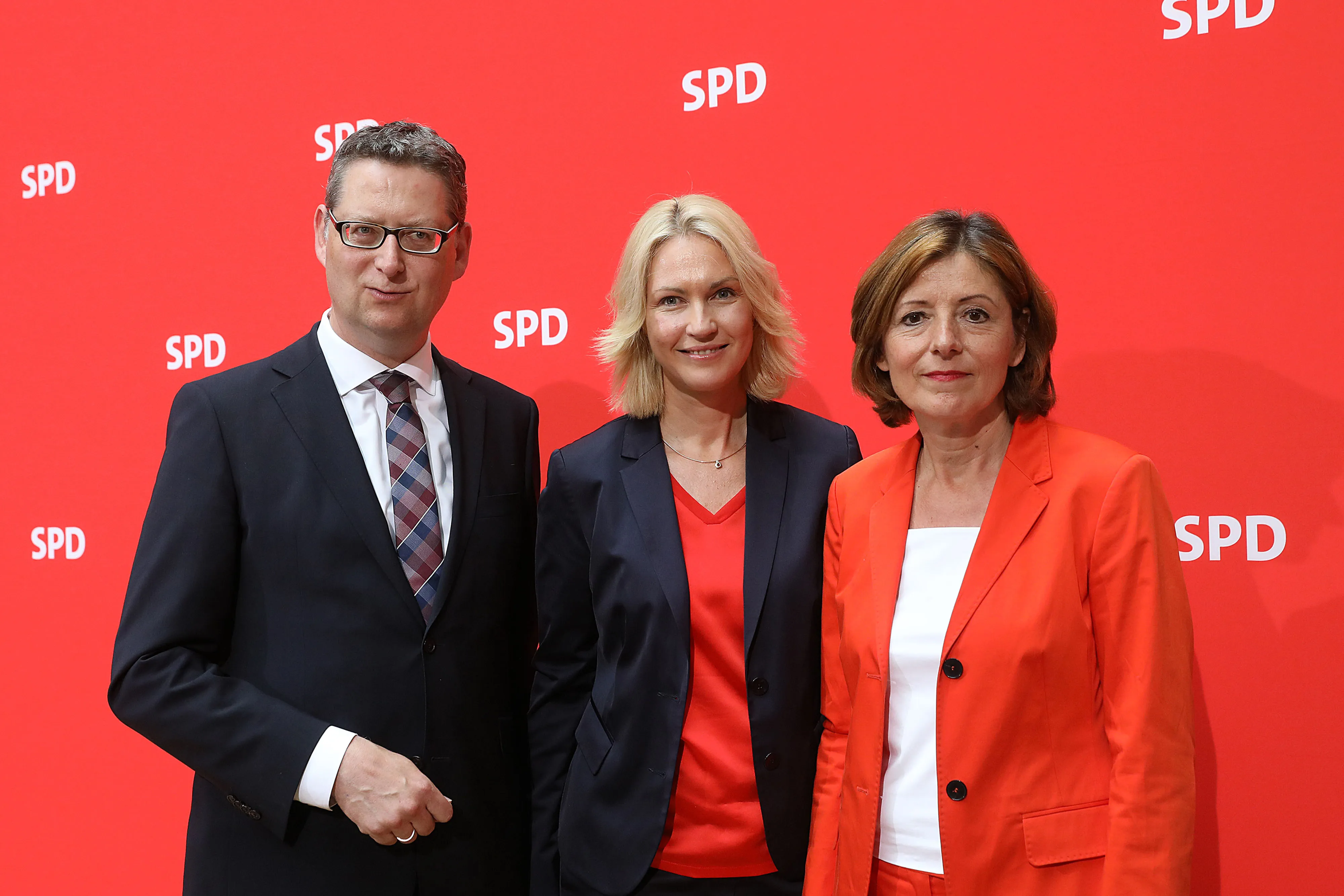 Interim trio Schaefer-Guembel, left, Schwesig, center, and Dreyer on June 3.
