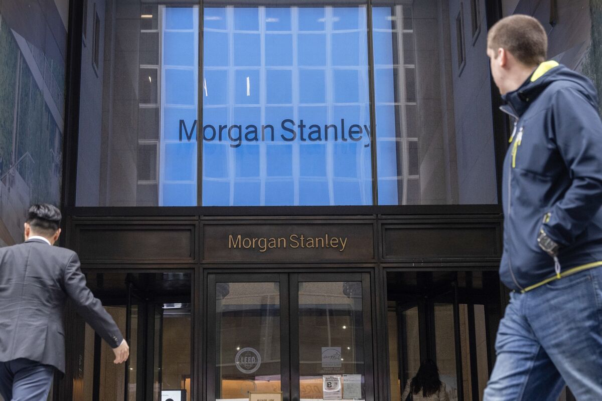 Morgan Stanley’s Wilson Says Economy Signaling Weaker Earnings