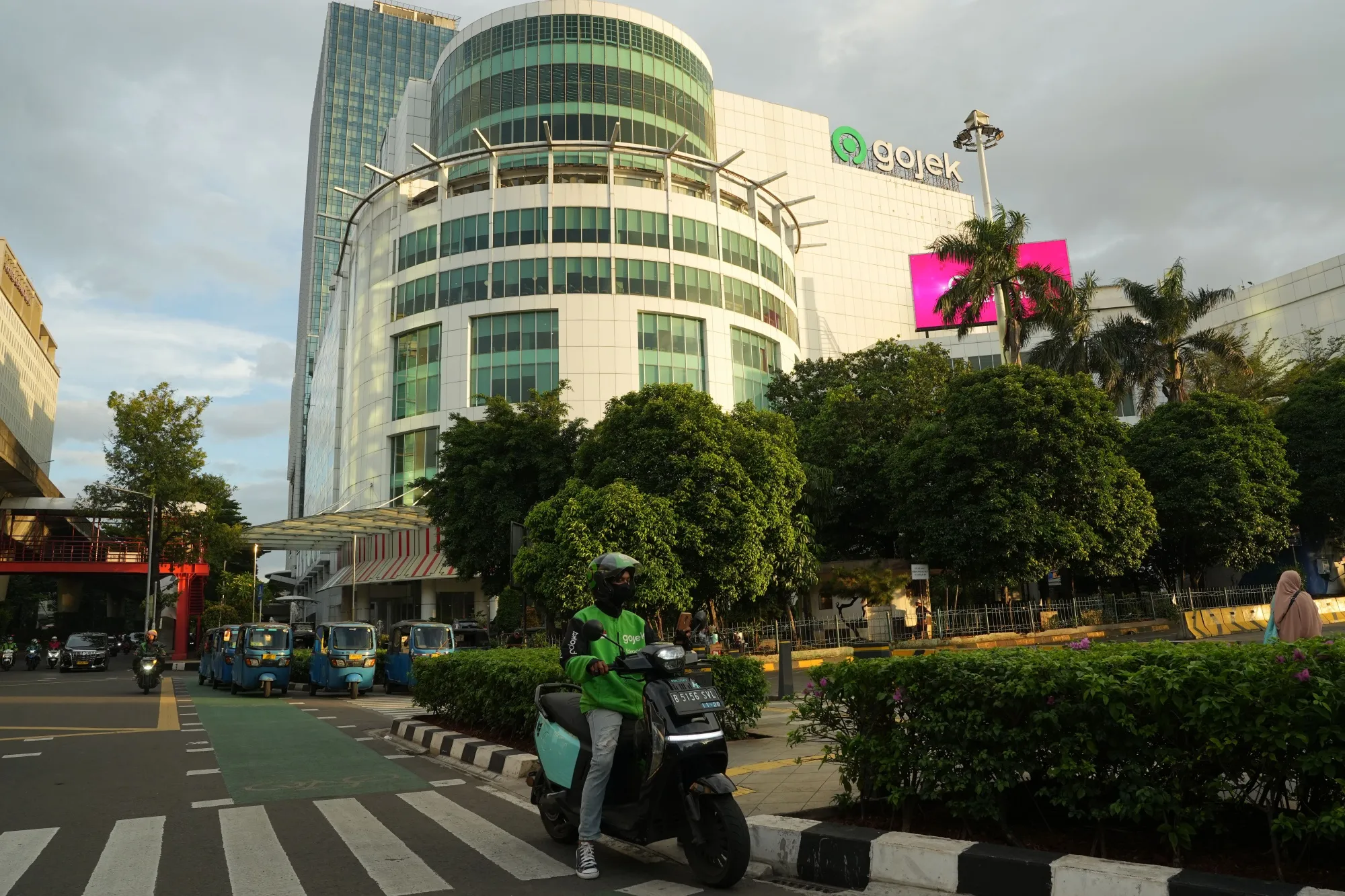 GoTo Faces MSCI Exclusion as Market Value Collapses