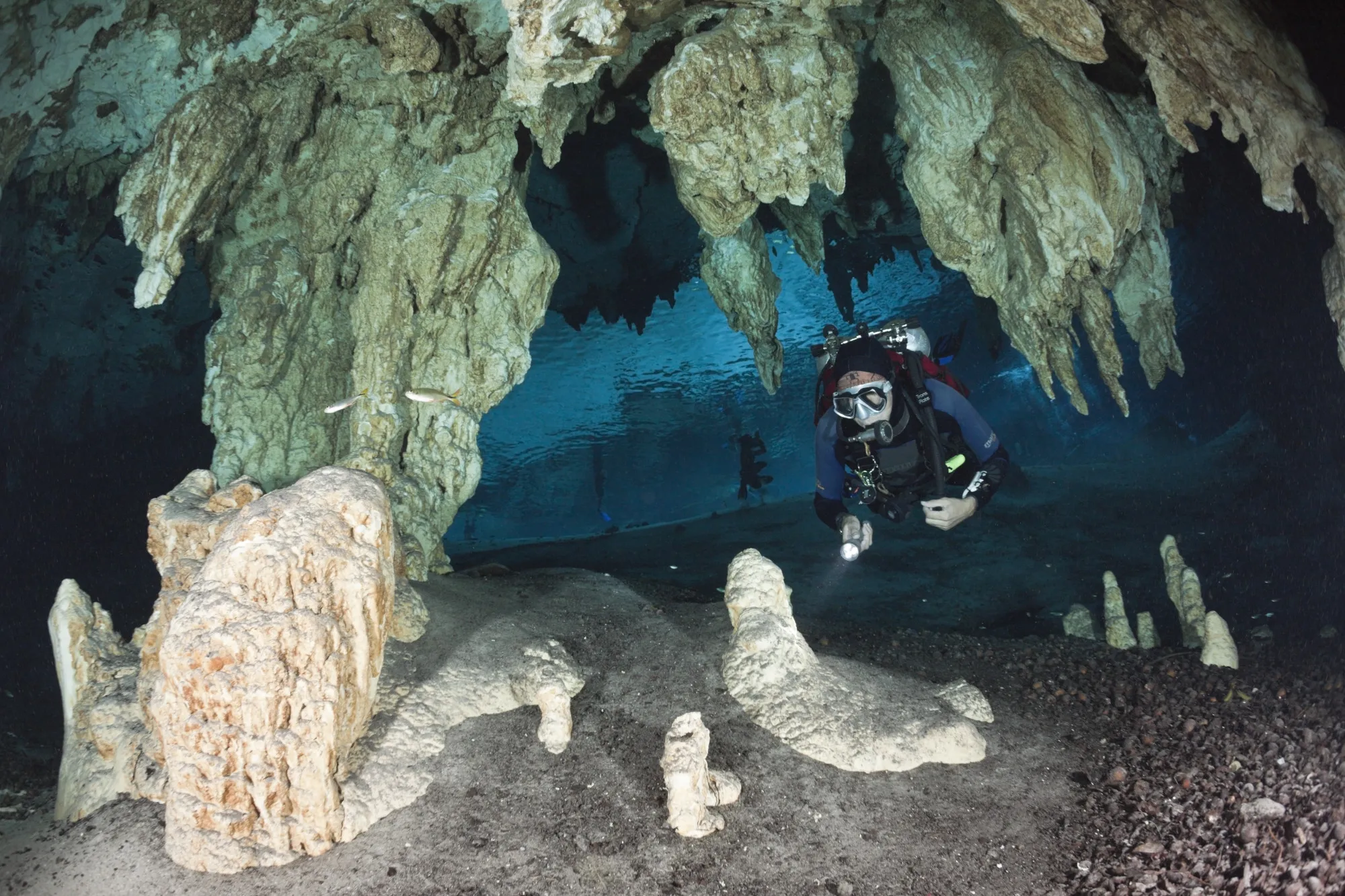 Divers Have Discovered the World's Longest Underwater Cave - Bloomberg, image size:2000x1333