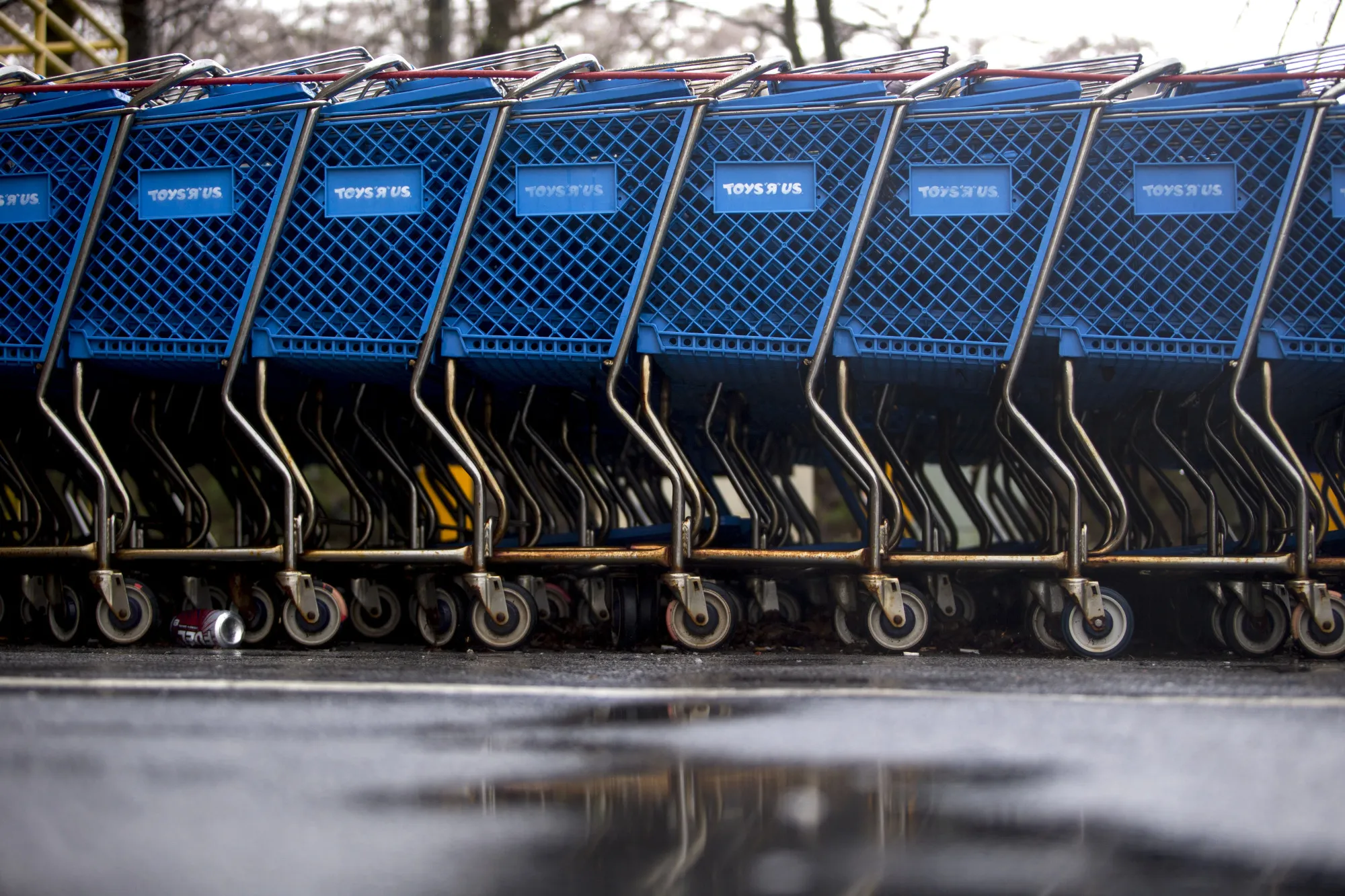 A Toys 'R' Us Store As Company Gets 11th-Hour Bid From Little Tikes's Larian 