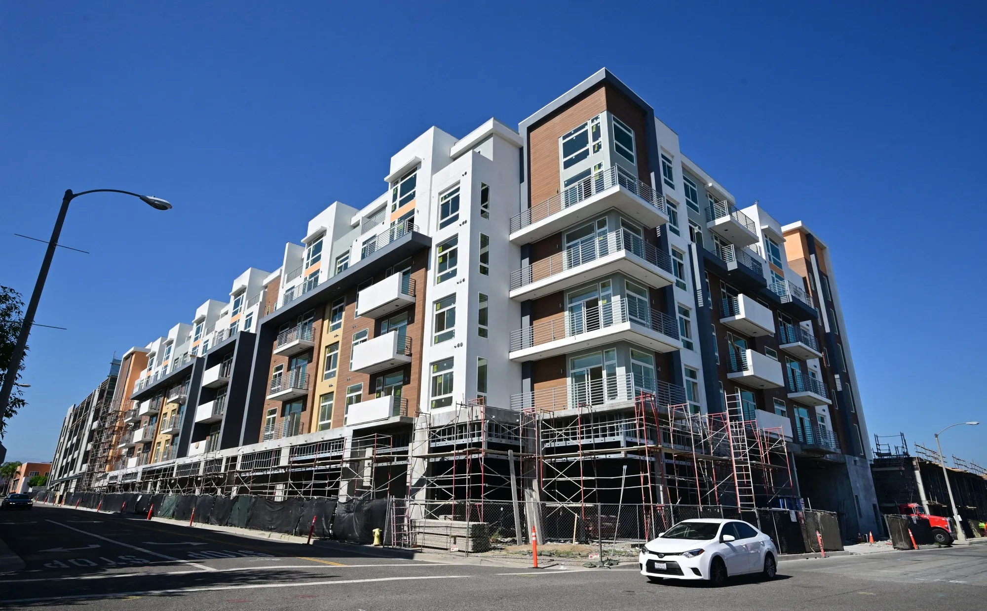 A new apartment complex being built in Alhamba, California, in 2023.&nbsp;