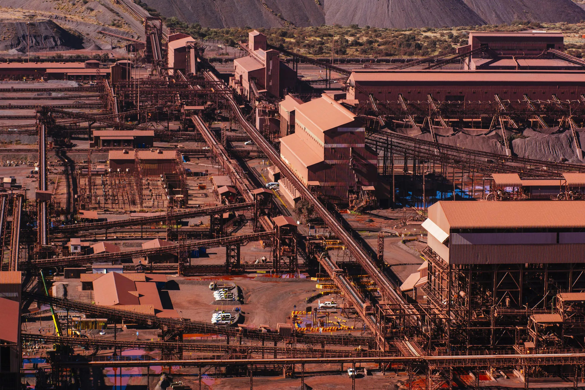 Nhà máy chế biến quặng sắt của Kumba Iron Ore Ltd. tại Sishen, Nam Phi.