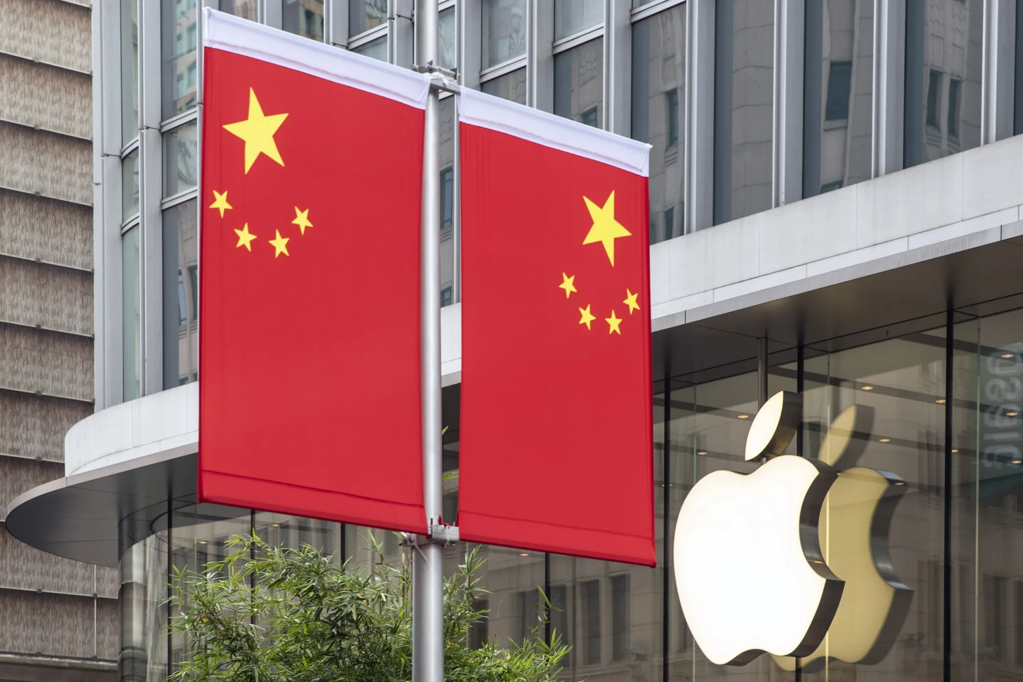 China Says Cracked Apple AirDrop to Identify Message Sources Bloomberg