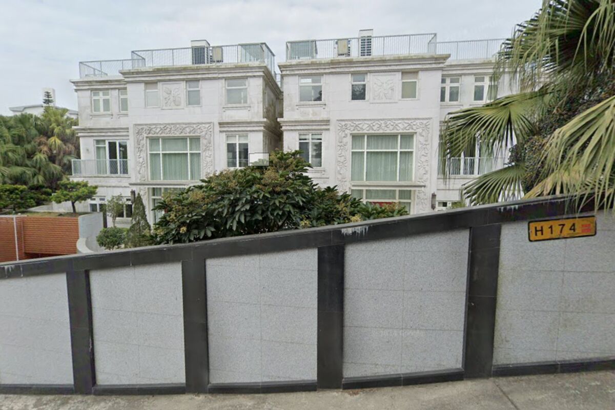 Rich Hong Kong Families Sell Mansions at Discounts to Repay Debt ...