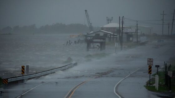 Ida Batters Louisiana, Cutting Off All Power for New Orleans