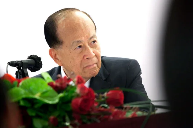 Li Ka-shing, chairman of Hutchison Whampoa, at a news conference in Hong Kong in 2012