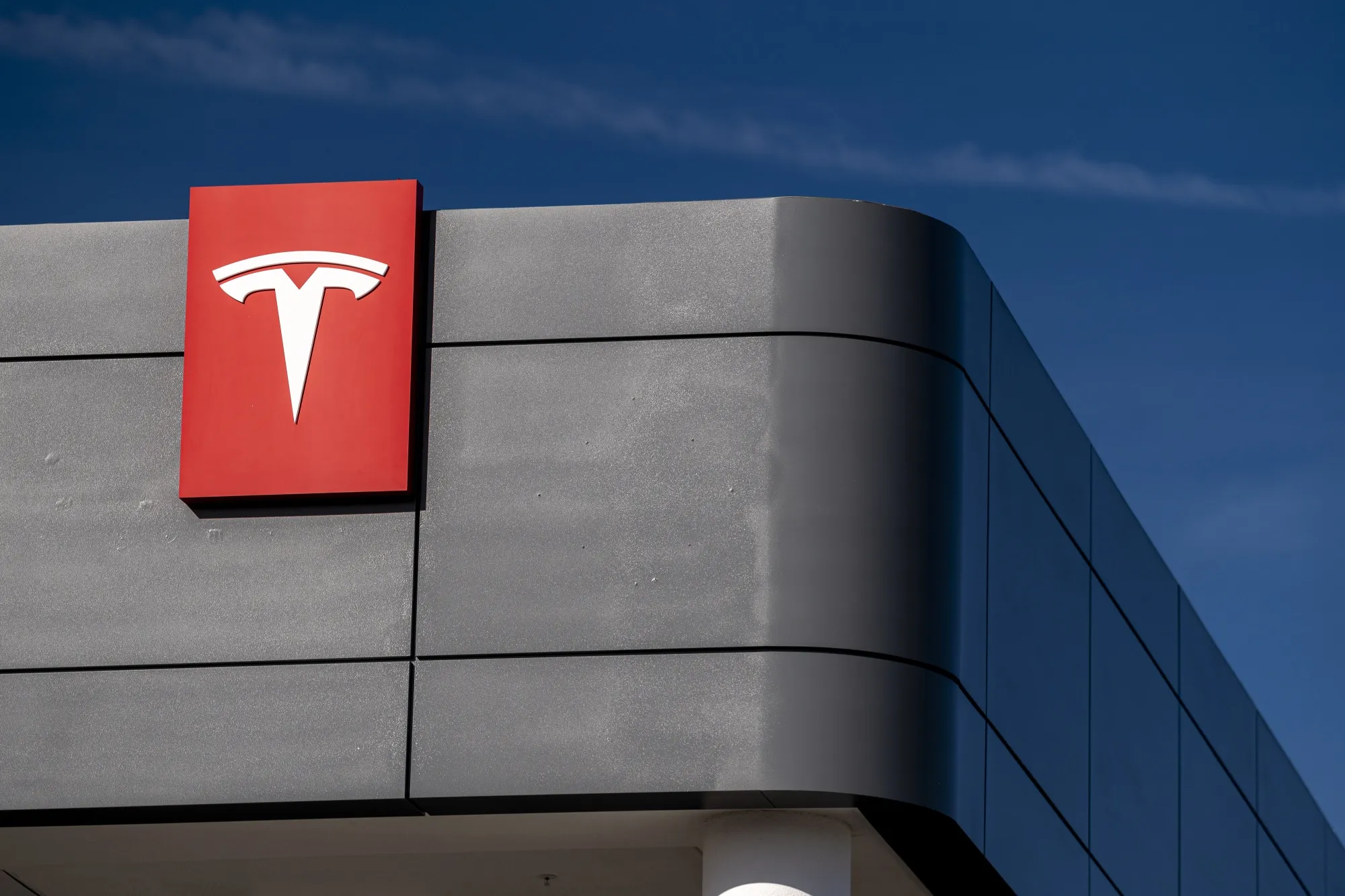 最終値下【新品・未使用】テスラ　デキャンタ ニュース】テスラが再び大幅値下げ - webCG