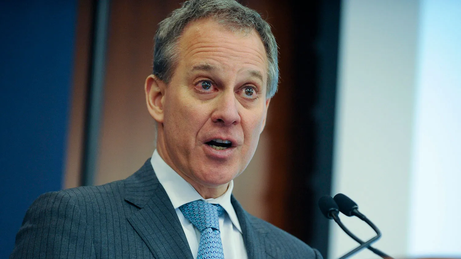 New York Attorney General Calls for Tighter Rules for Lawmakers - Bloomberg