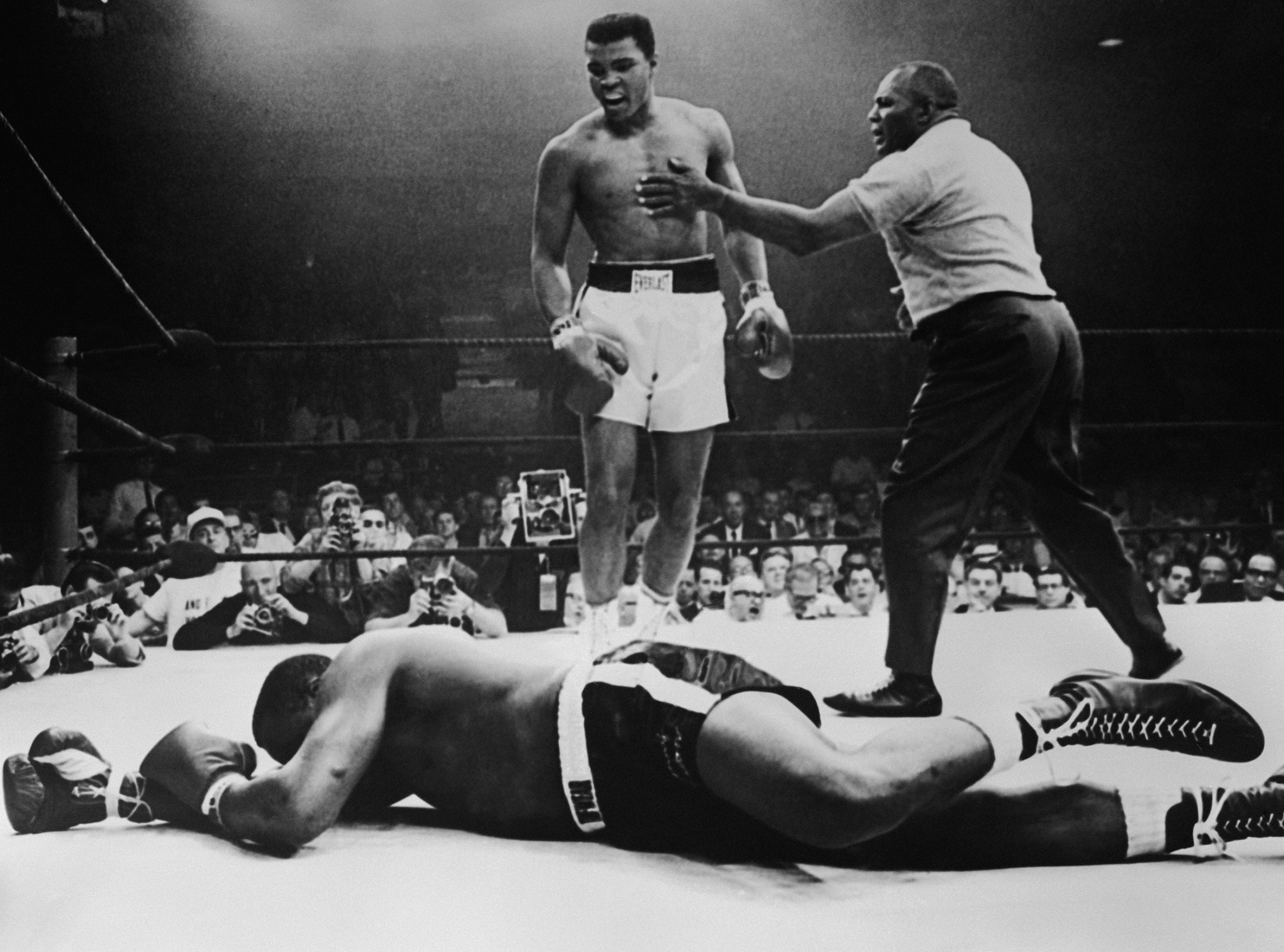 Muhammad Ali, who riveted the world as 'The Greatest,' dies