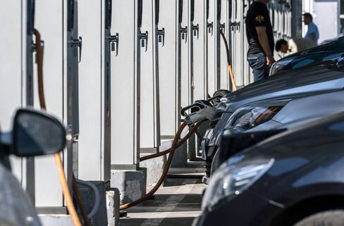 1473636302_china electric car charging station