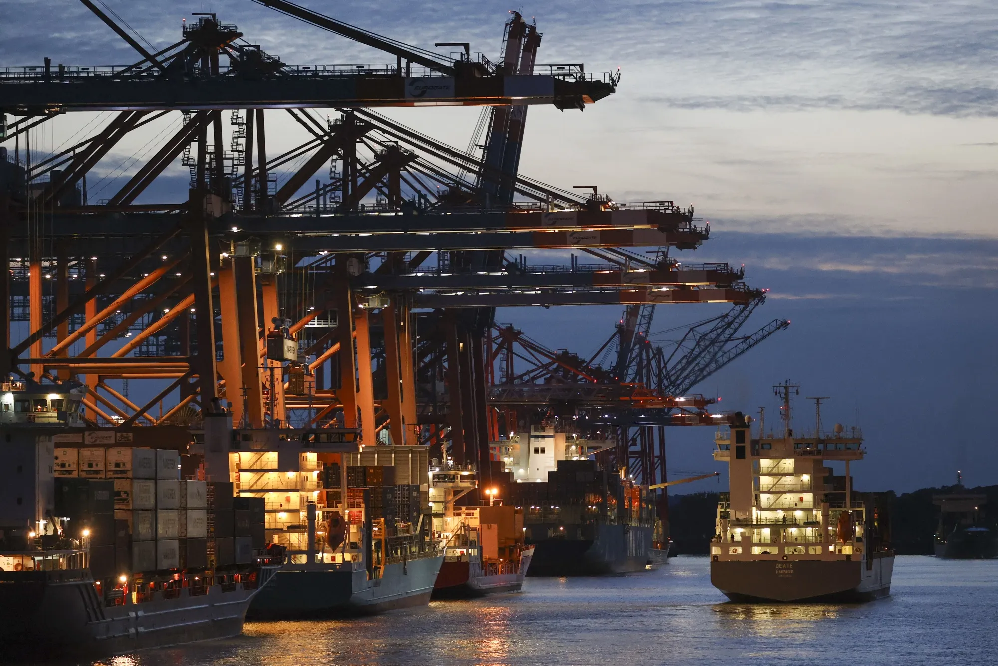Container Shipping Operations At the Port Of Hamburg