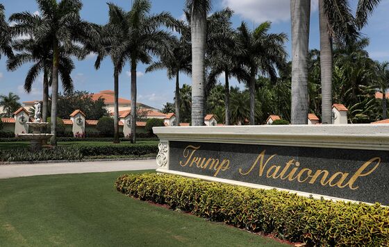 Trump Golf Resort Cuts Jobs on Unexpected Duration of Shutdown