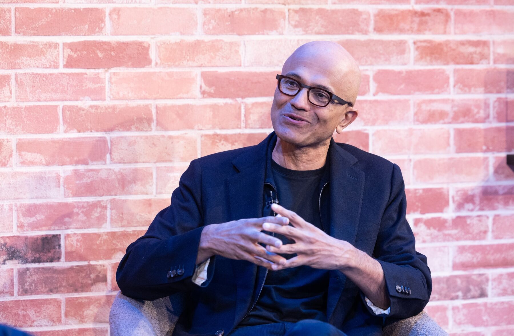 Microsoft, Google Woo India Programmers to Win AI Leadership - Bloomberg