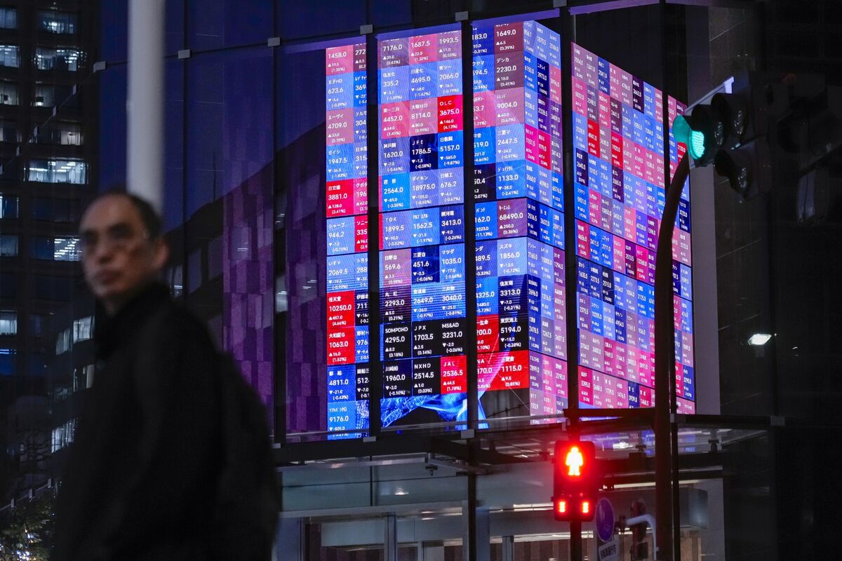 Nomura, Daiwa CEOs Flag Risk AI May Spoil Stock Market Rally