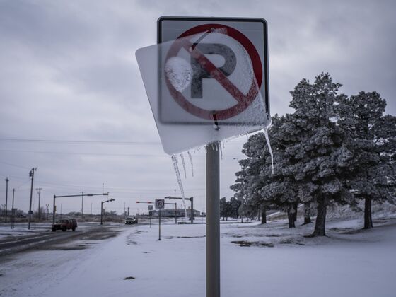Massive Storms Stall U.S. Vaccine Campaign as Clinics Close
