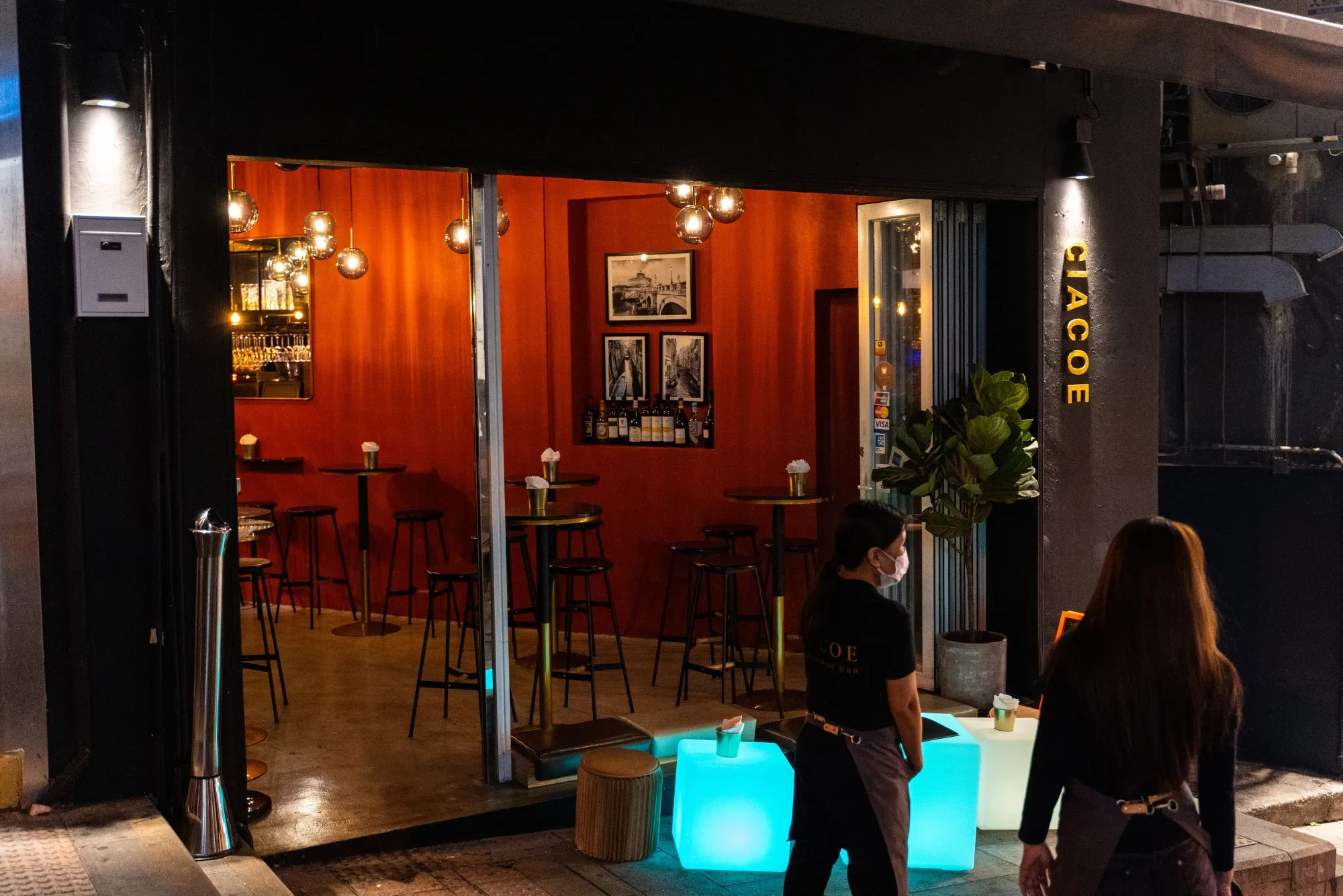 Hong Kong Closes Bars And Nightclubs Due to Virus 