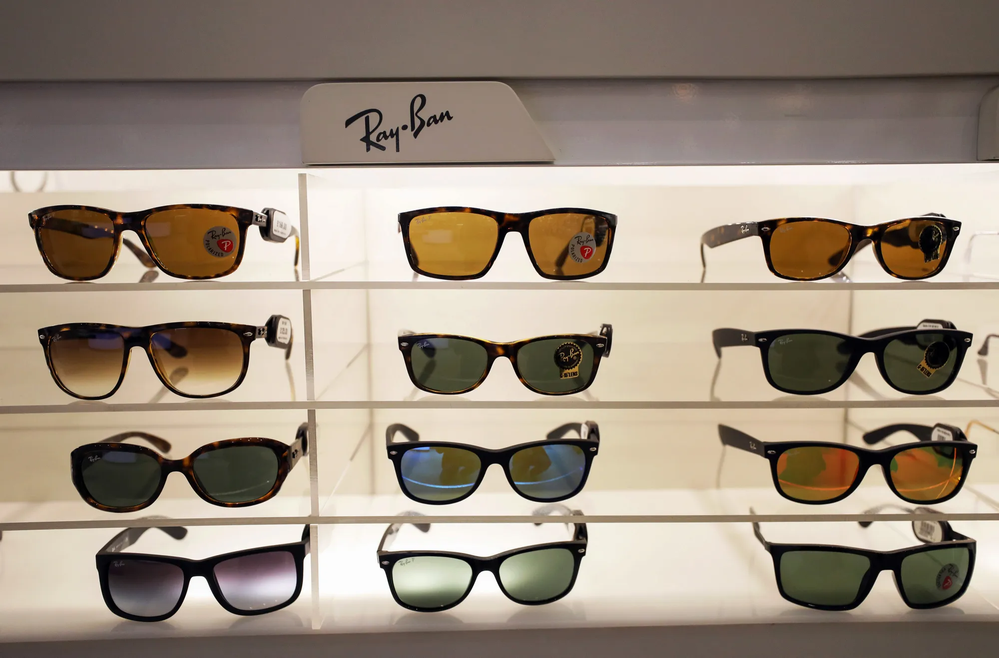 Ray Ban Maker s Outlook Dimmed by France Italy Leadership Clash Bloomberg