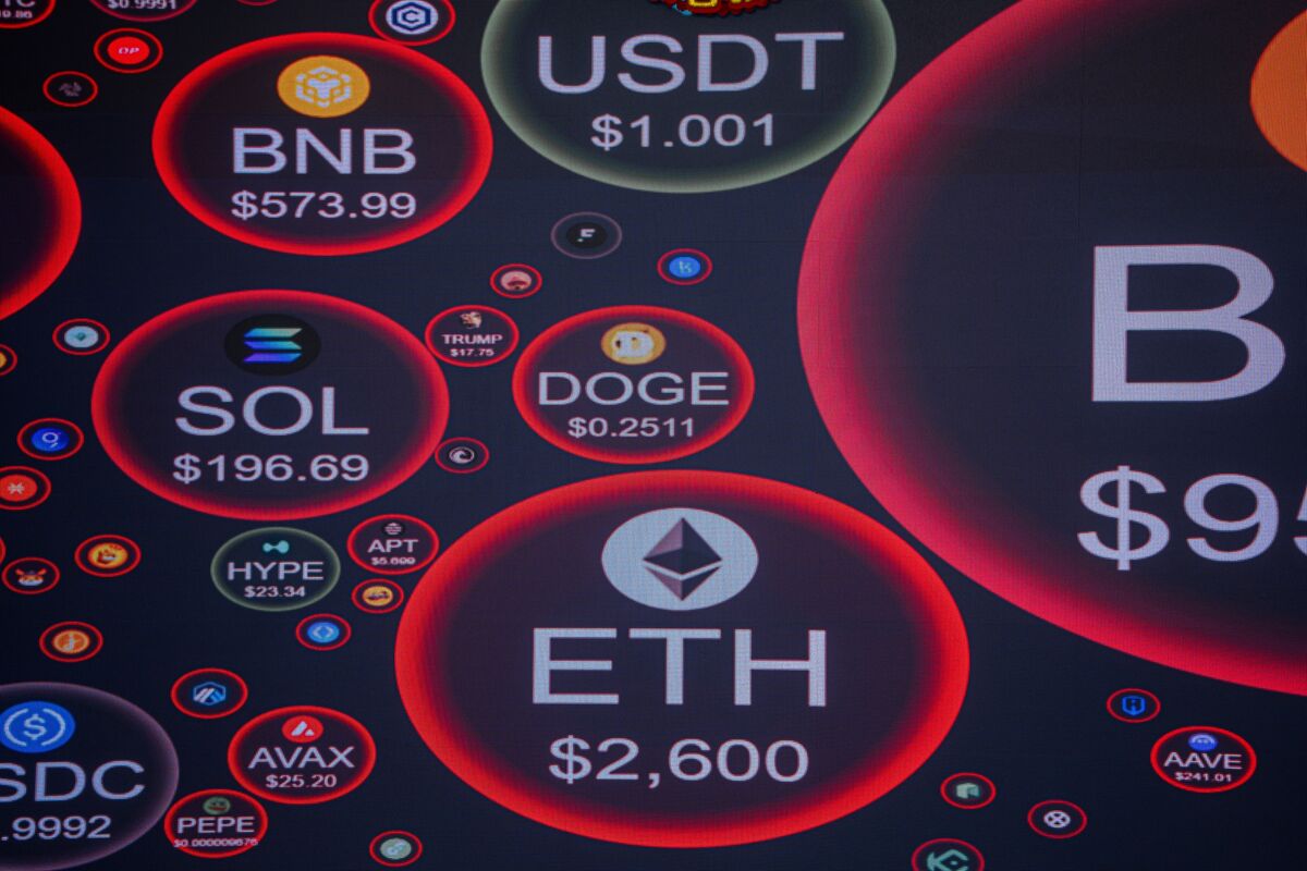 Trump Crypto Czar Sacks Sells Over $200 Million in Investments