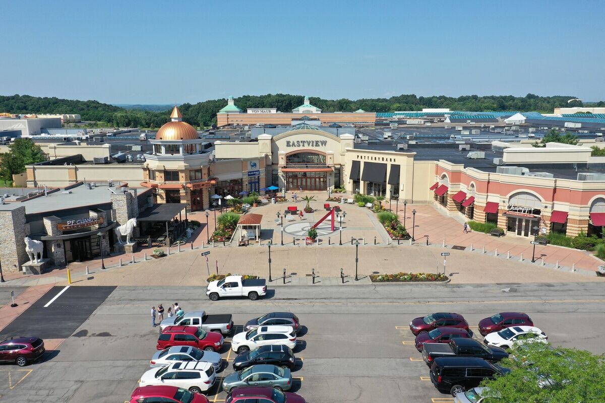 Von Maur at Eastview Mall plans to reopen Monday