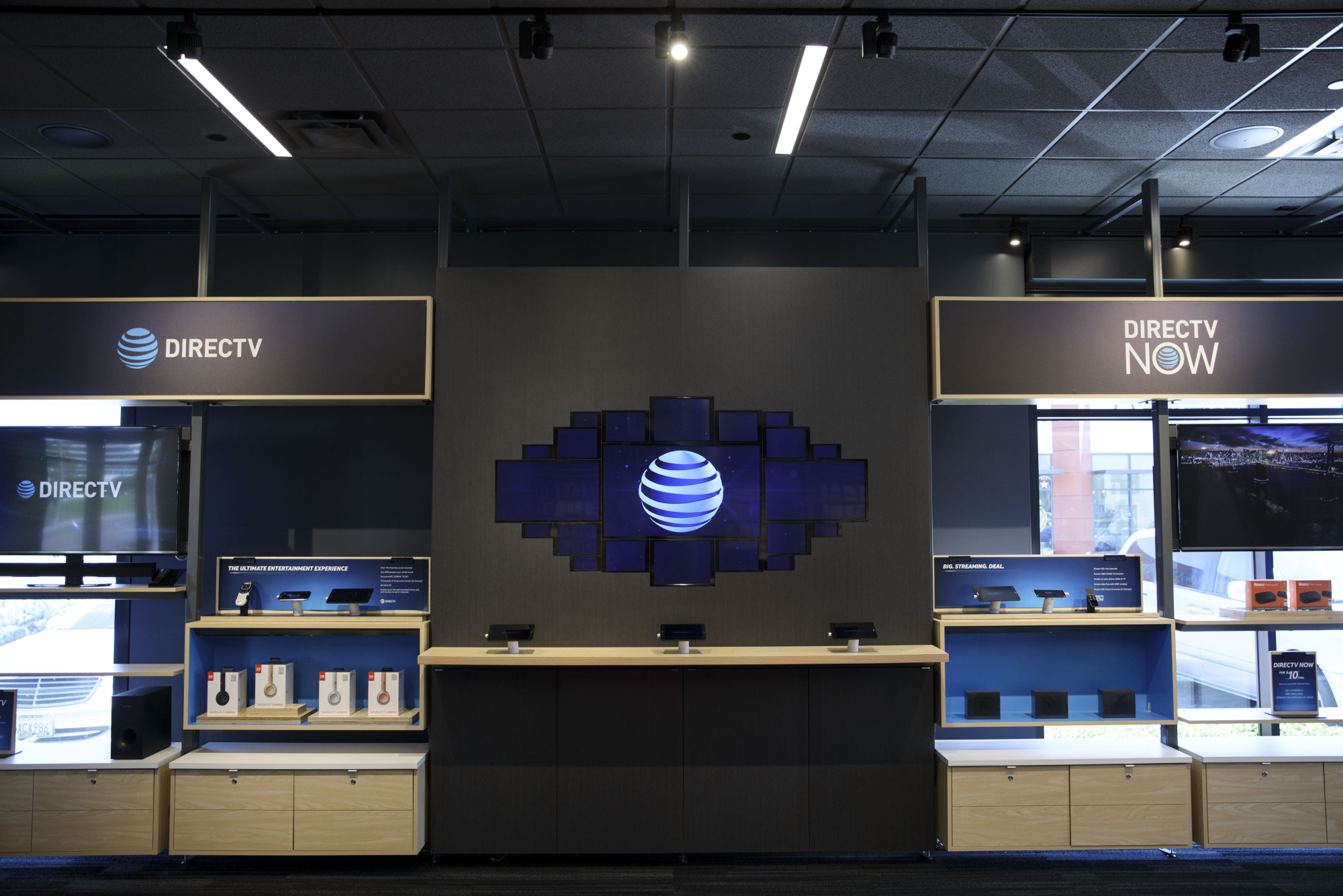 Despite Interest From  And Disney, AT&T CEO Expects DirecTV