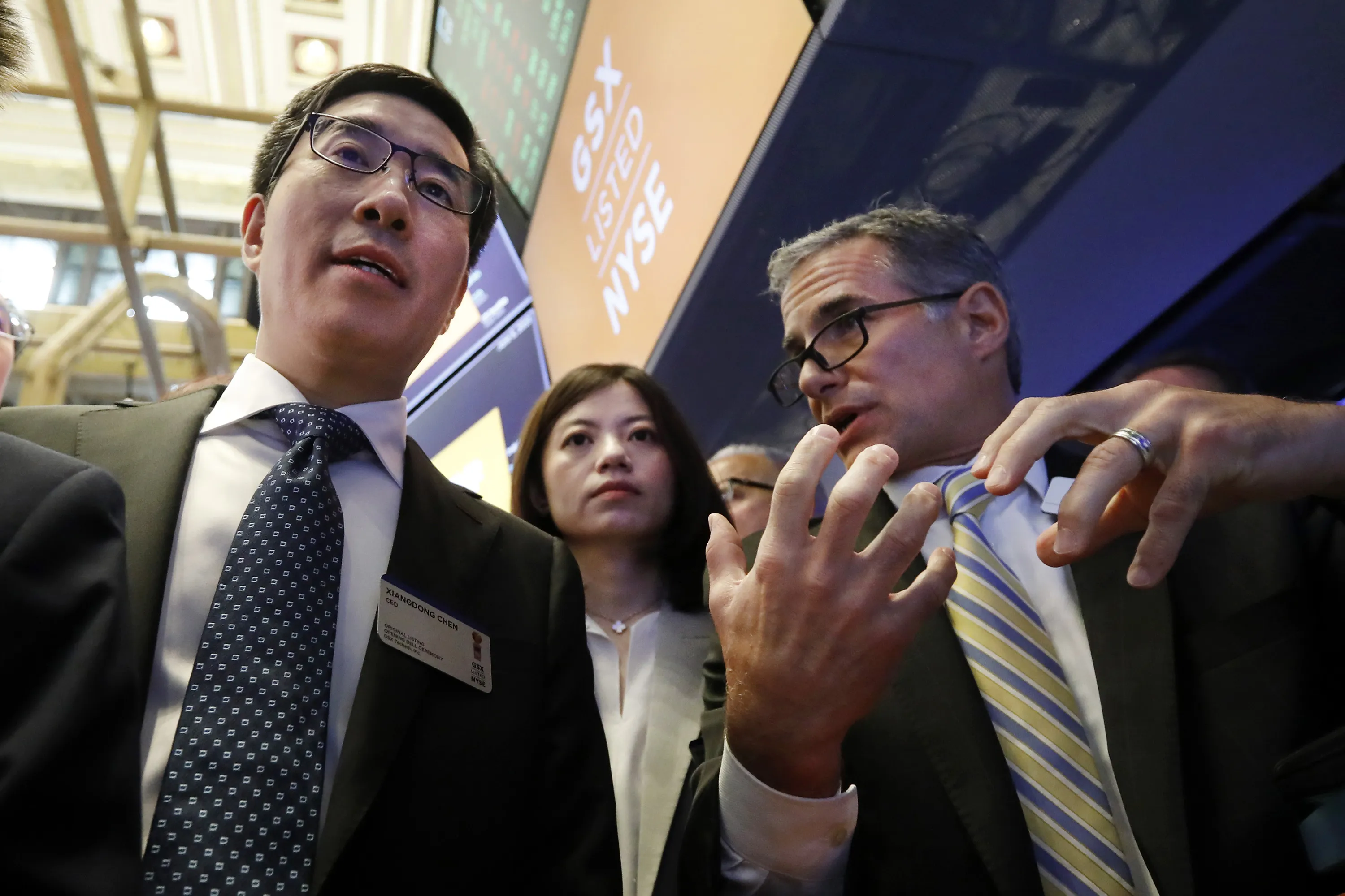 Larry Chen, left, and company CFO Nan Shen during their IPO at&nbsp;the New York Stock Exchange in 2019.