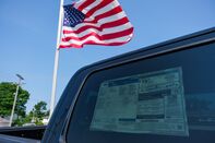 relates to 米自動車市場で進む「ステルス値上げ」、トランプ関税の余波広がる