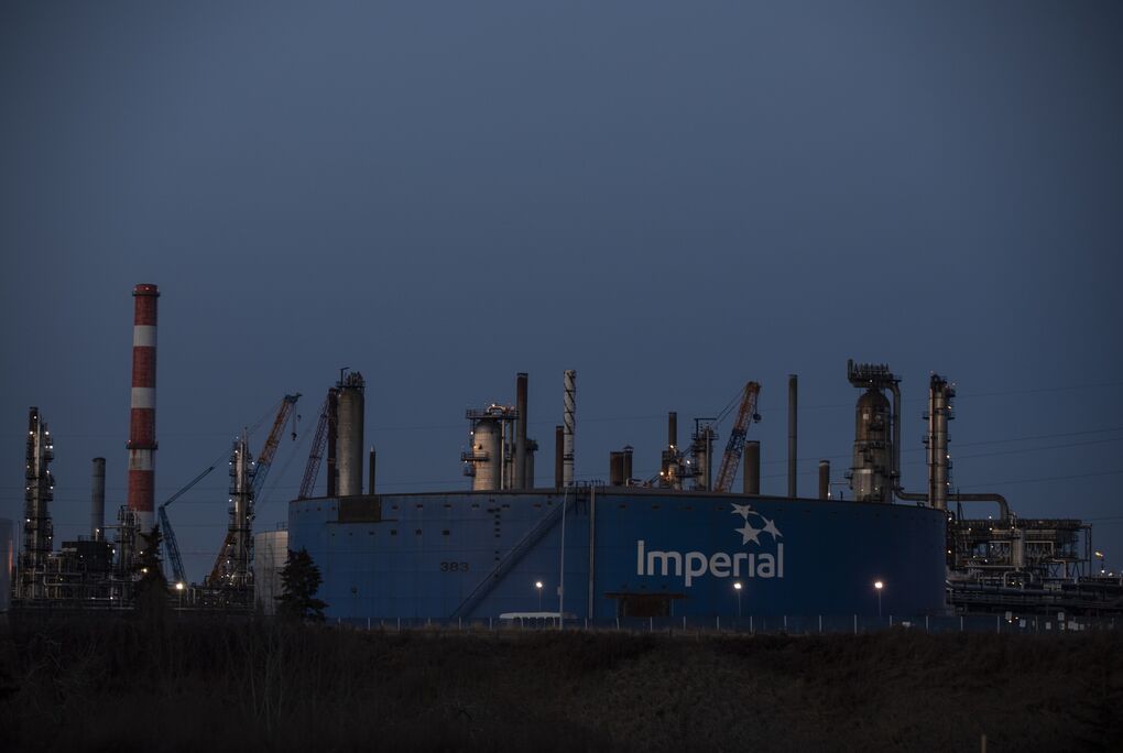 Exxon’s Canada Unit Faces Federal Probe Over OilSands Leak Bloomberg