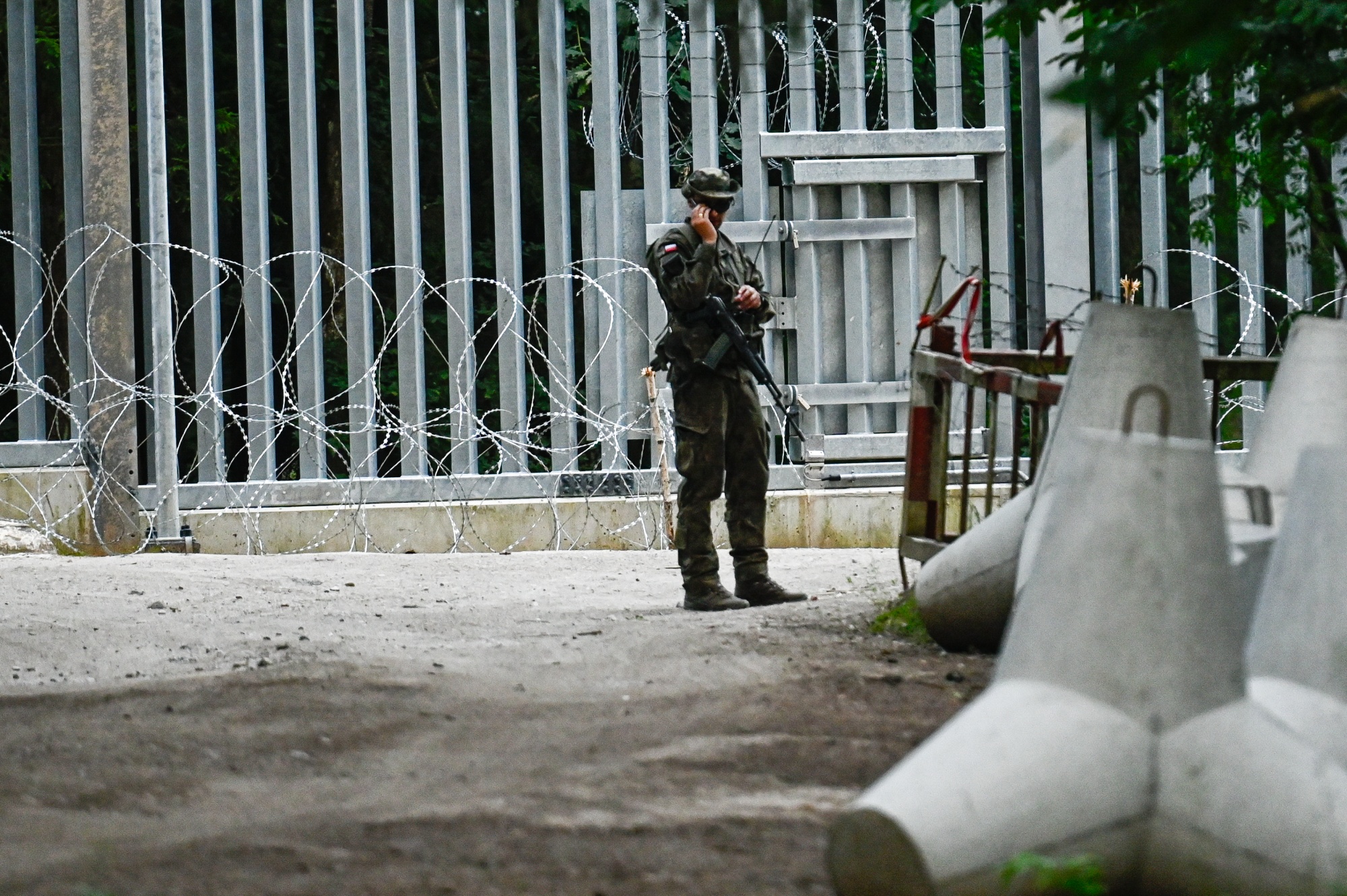 Polish Border Guard Asks to Send More Soldiers to Belarus Border - Bloomberg