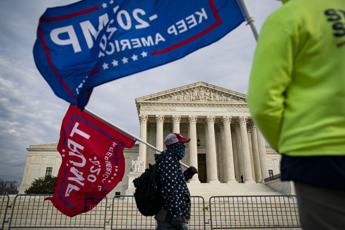 Supreme Court Spurns Partisanship In Trump Election Case - Bloomberg