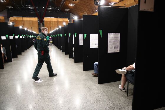 DeSantis Doubles Down on Florida Mask-Mandate Ban: Virus Update