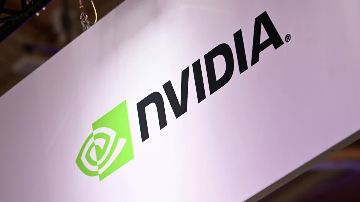 ⚫️ BLOOMBERG: Nvidia prevede un fatturato cauto per il terzo trimestre, segnalando un rallentamento della crescita dopo il boom dell'IA.
