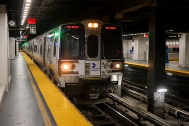 NY’s Long Island Rail Road Workers Authorize Potential Strike