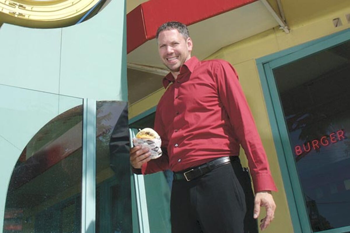 An Ex-White Collar Criminal Bets Big on Burgers - Bloomberg
