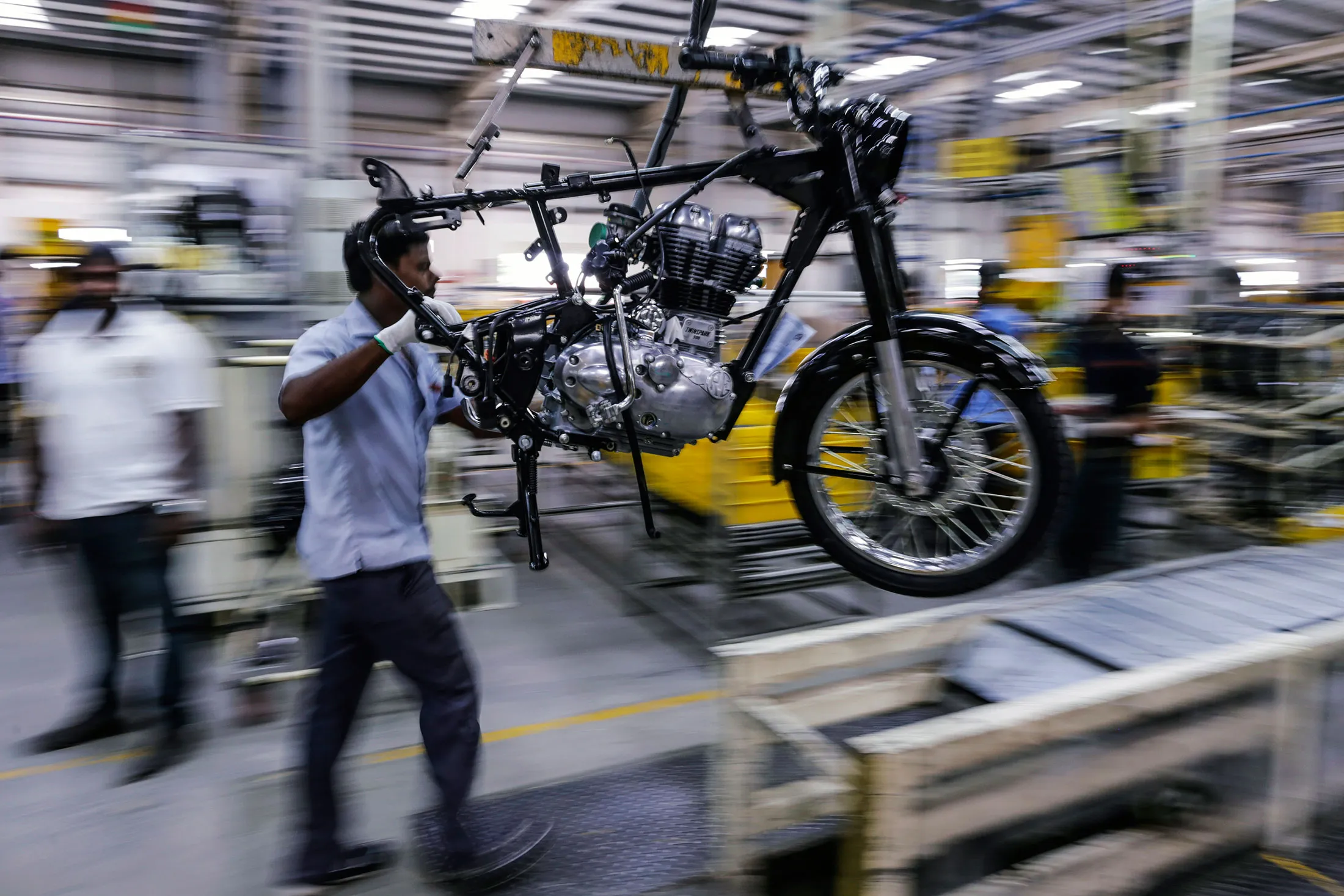 Gross domestic product will expand 7.6 percent in the year through March, compared with 7.2 percent a year earlier, the Statistics Ministry said in a statement on Monday in New Delhi.
