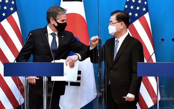 China Sits Atop Agenda as Biden, Suga Meet Amid Taiwan Tension