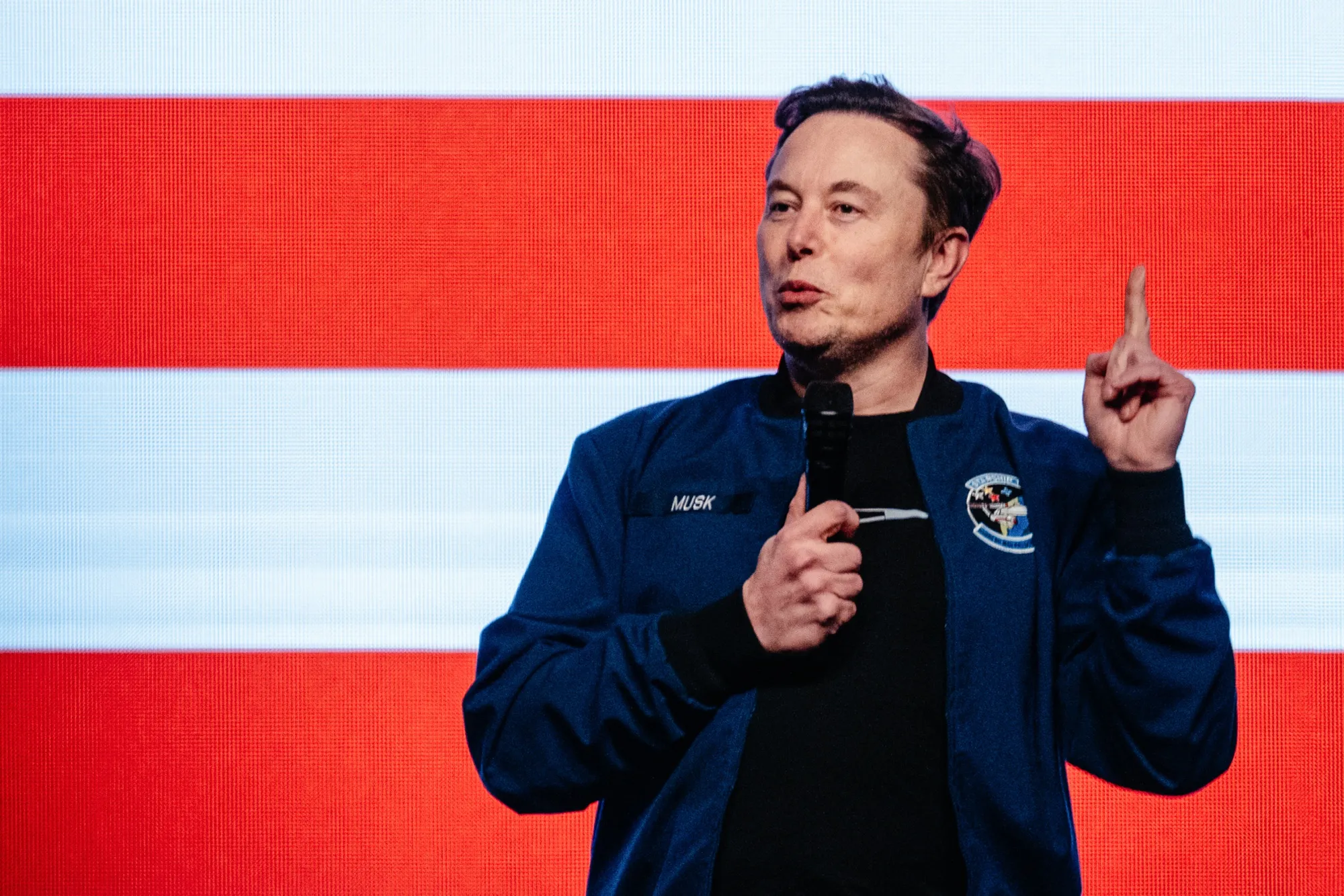 Musk Sees Tesla as a 'Buying Opportunity' Despite DOGE Blowback - Bloomberg
