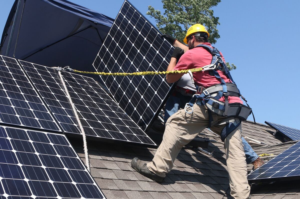 Solar’s Hopes Dim as Post-Covid Boom Turns to Trump-Era Bust